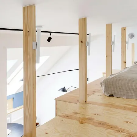 Hip Loft With Skylight Windows كراكوفيا