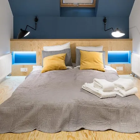 شقة Hip Loft With Skylight Windows كراكوفيا